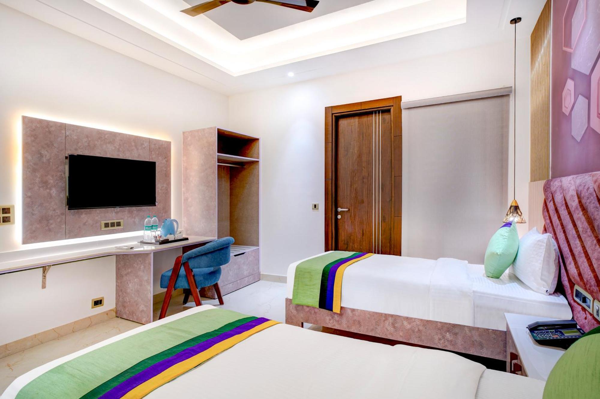 נוידה Treebo Corporate Inn מראה חיצוני תמונה