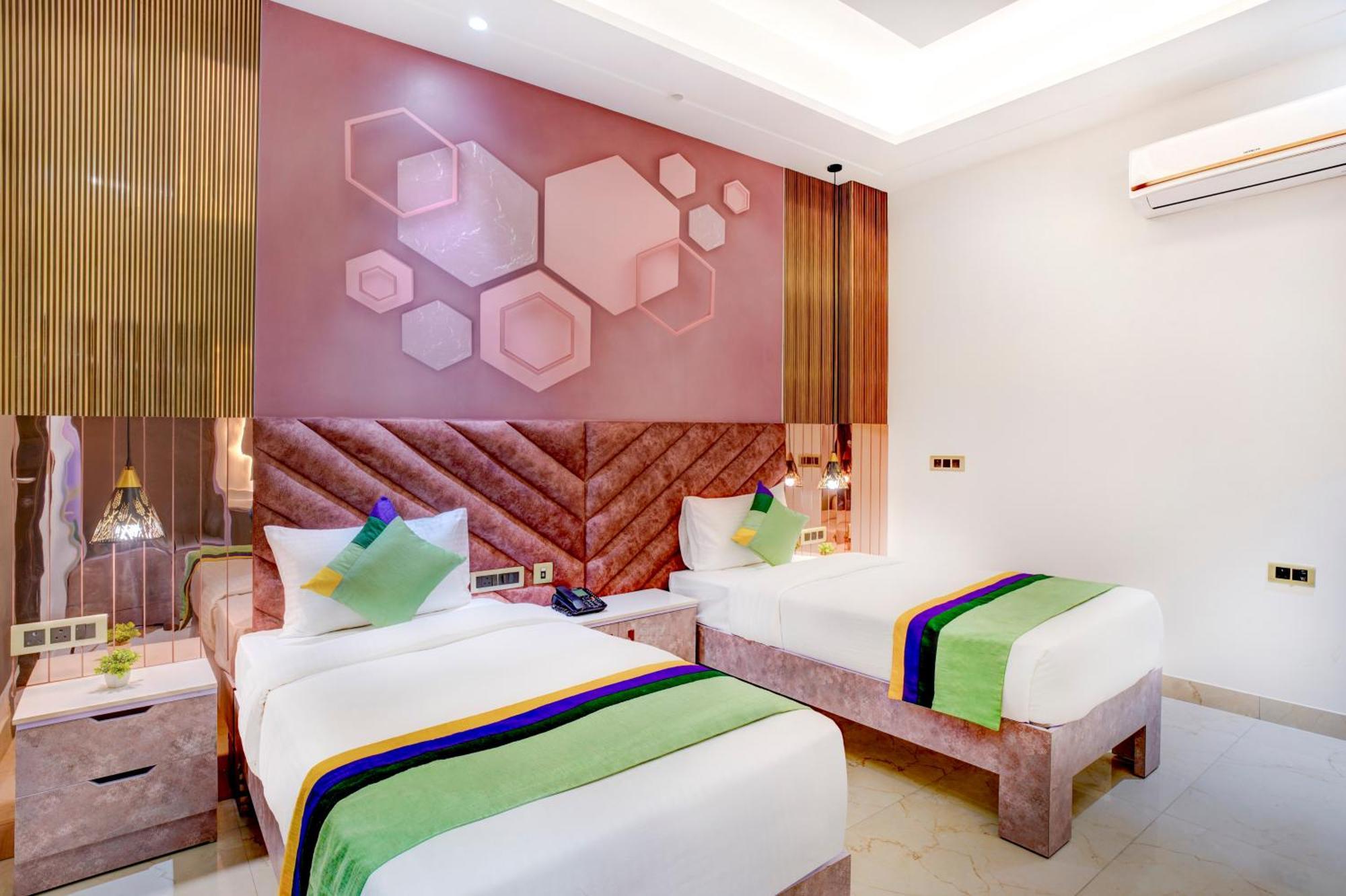 נוידה Treebo Corporate Inn מראה חיצוני תמונה