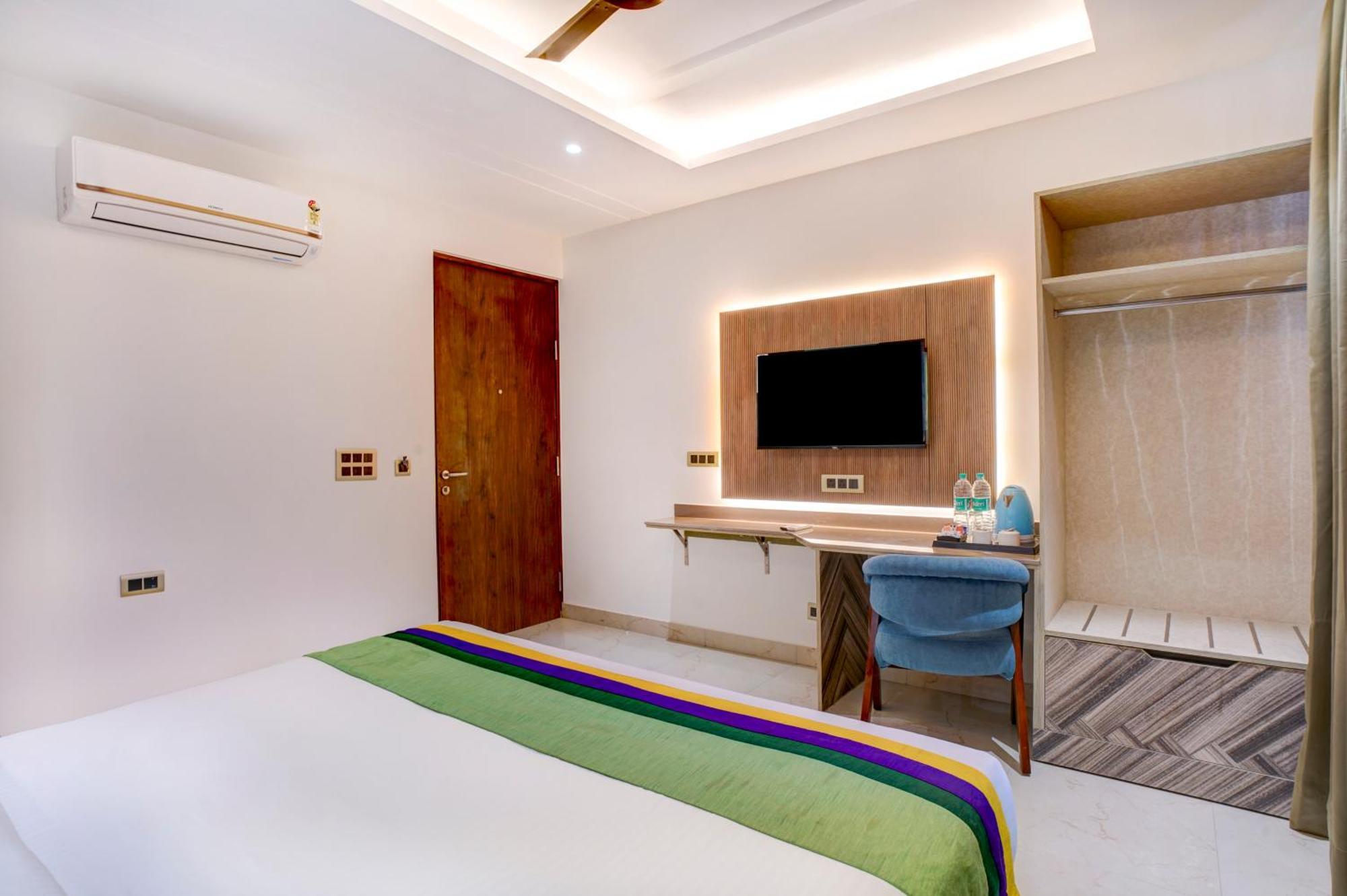 נוידה Treebo Corporate Inn מראה חיצוני תמונה